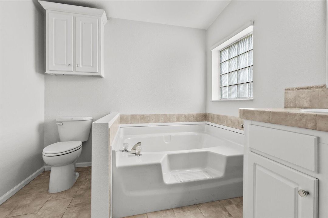 合同活跃: $162,900 (2 贝兹, 2 浴室, 1502 平方英尺)