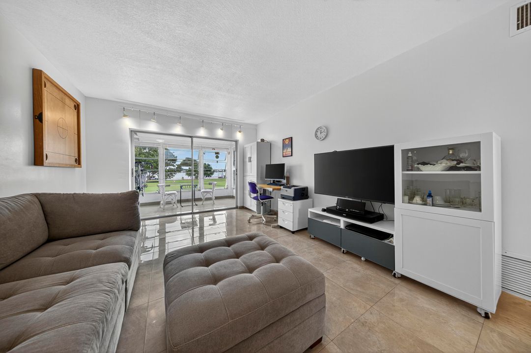 待售: $97,000 (1 贝兹, 1 浴室, 600 平方英尺)