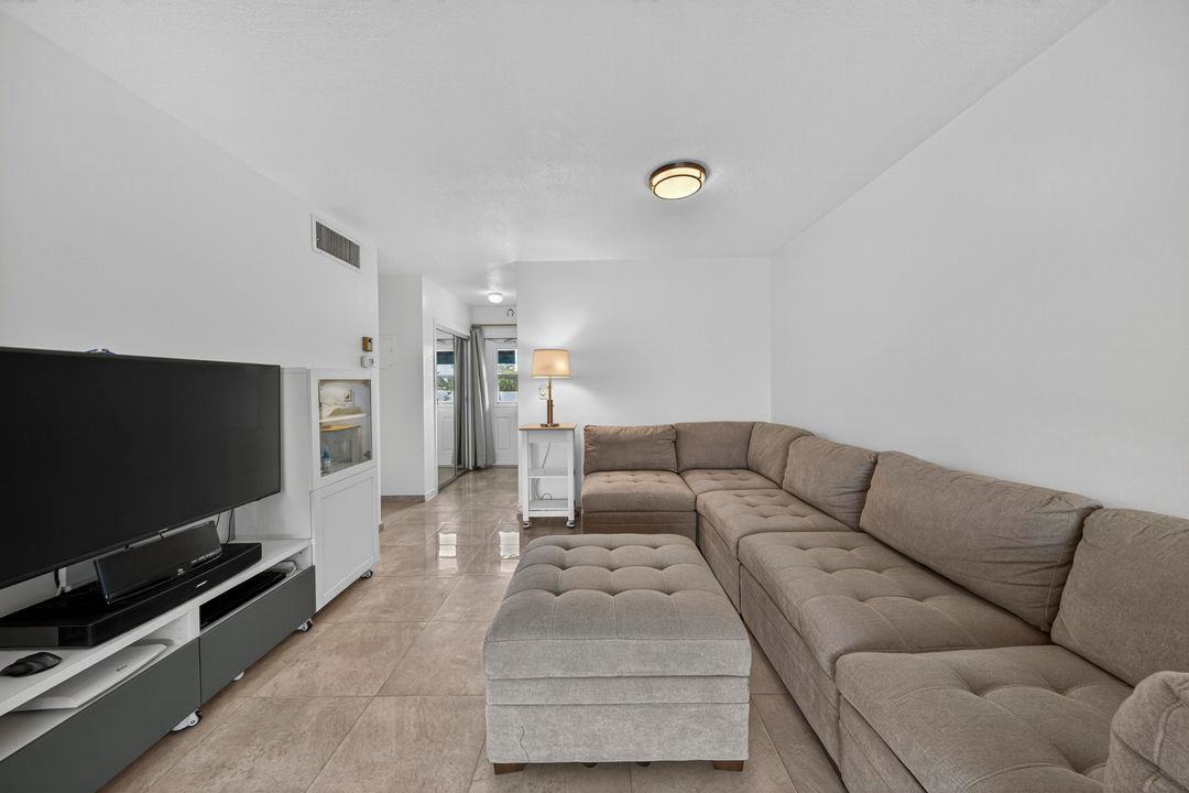 待售: $97,000 (1 贝兹, 1 浴室, 600 平方英尺)