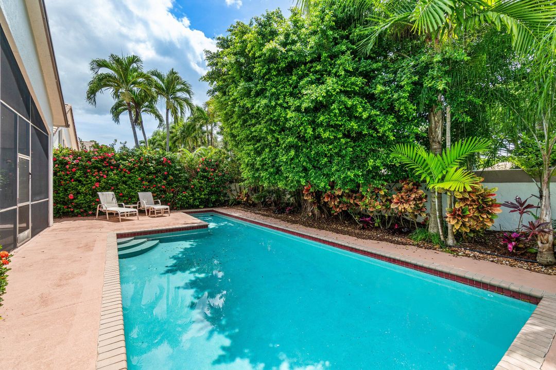 Activo con contrato: $14,000 (3 camas, 2 baños, 2204 Pies cuadrados)