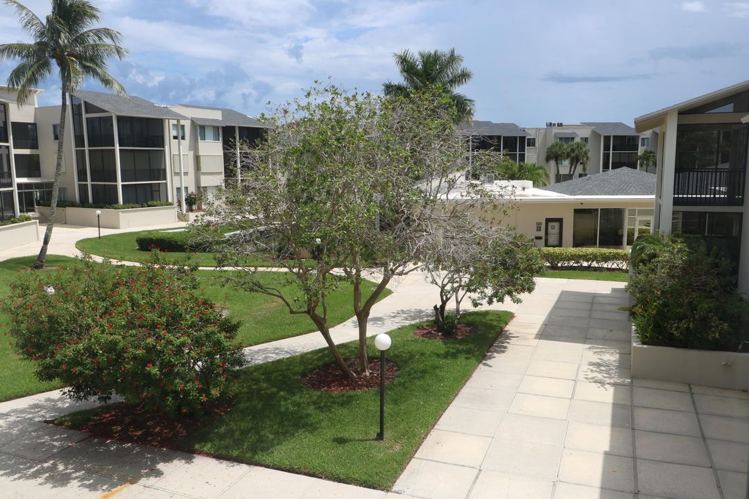 For Sale: $320,000 (2 beds, 2 baths, 1537 Square Feet)