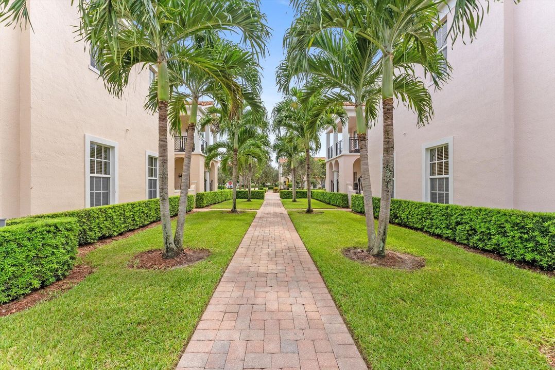 Active With Contract: $625,000 (3 beds, 2 baths, 2092 Square Feet)