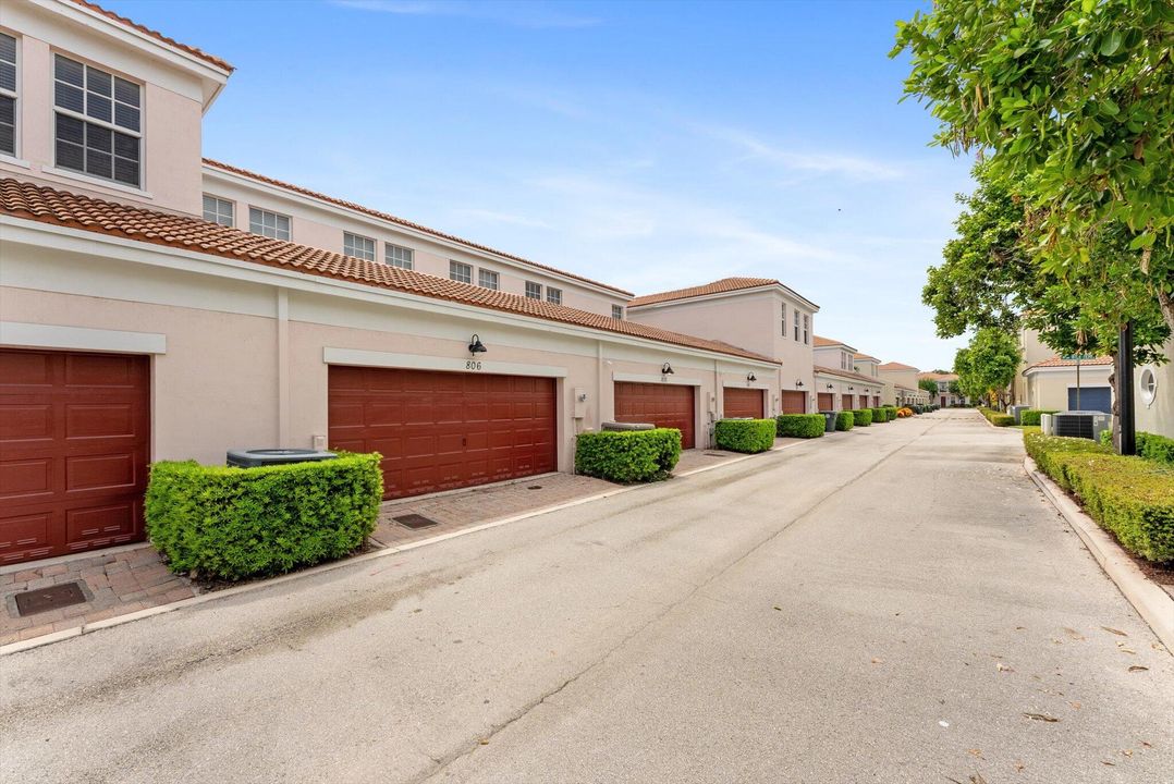 Active With Contract: $625,000 (3 beds, 2 baths, 2092 Square Feet)