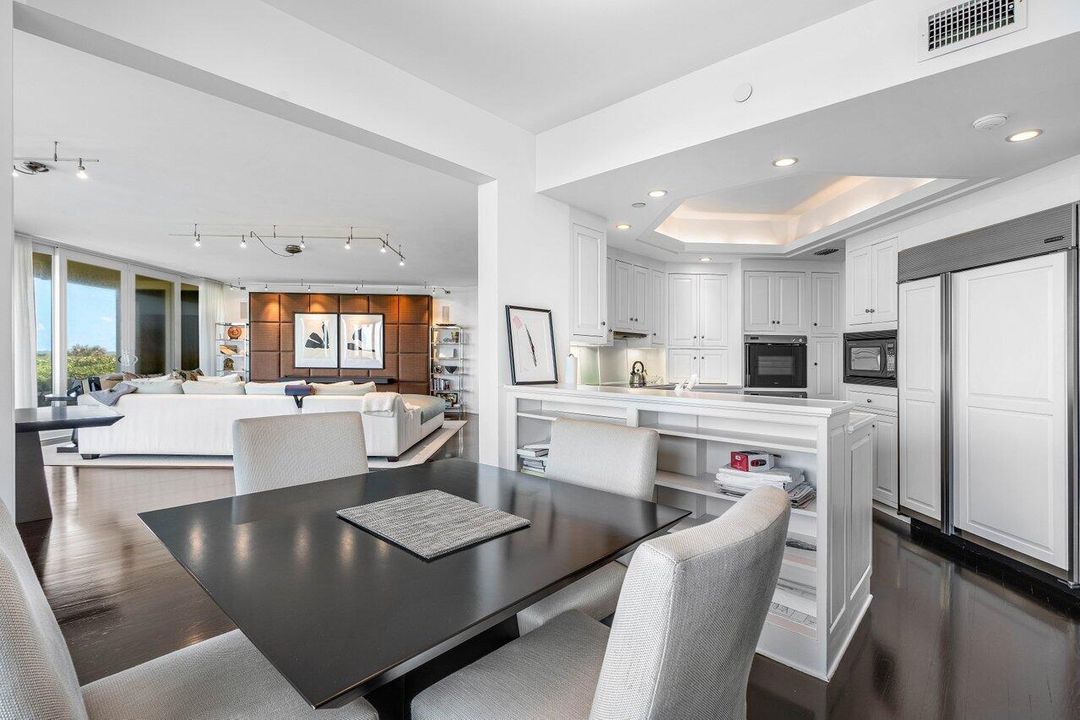 待售: $2,300,000 (2 贝兹, 2 浴室, 2647 平方英尺)