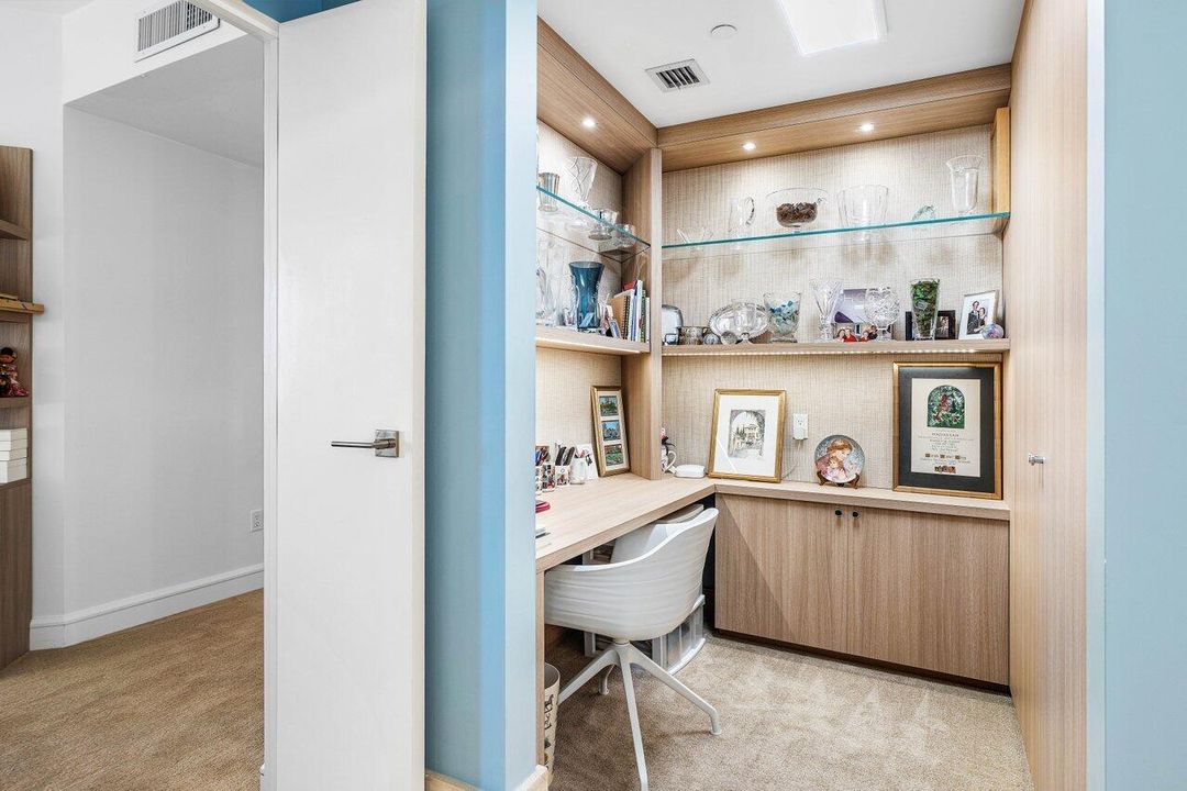 待售: $2,300,000 (2 贝兹, 2 浴室, 2647 平方英尺)