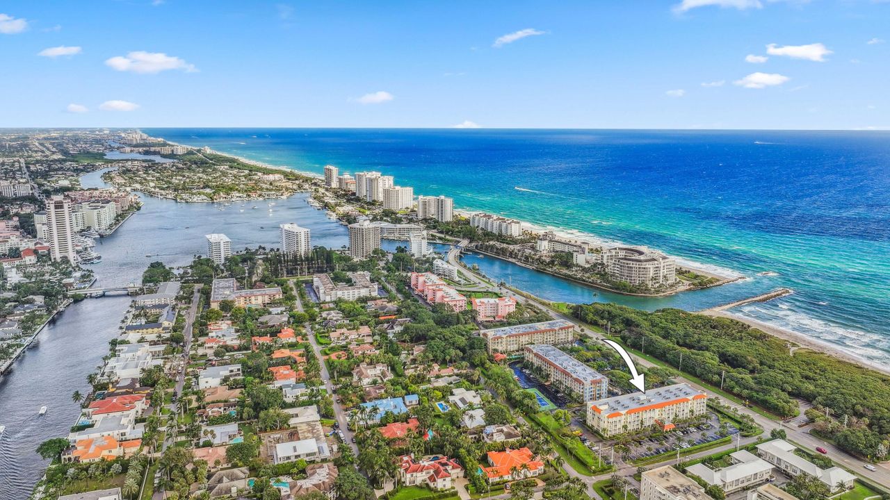 Под контрактом: $419,000 (2 спален, 2 ванн, 1093 Квадратных фут)