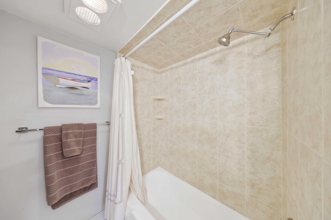 Под контрактом: $419,000 (2 спален, 2 ванн, 1093 Квадратных фут)