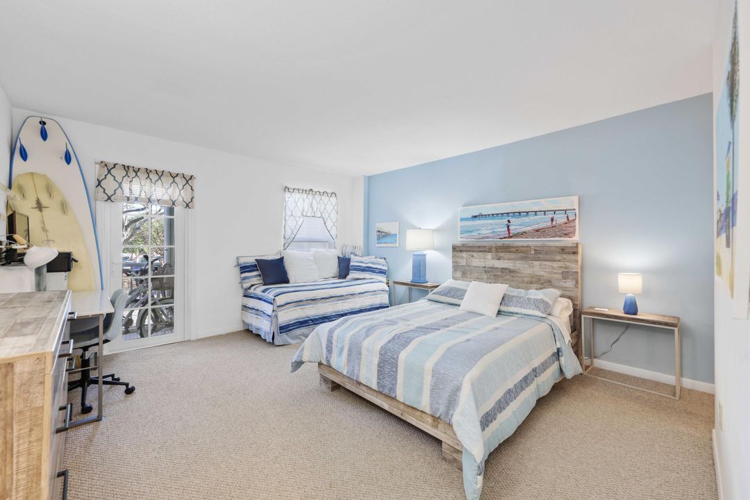 Под контрактом: $419,000 (2 спален, 2 ванн, 1093 Квадратных фут)