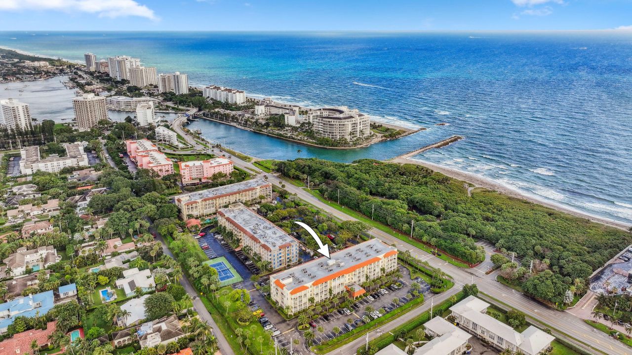 Под контрактом: $419,000 (2 спален, 2 ванн, 1093 Квадратных фут)