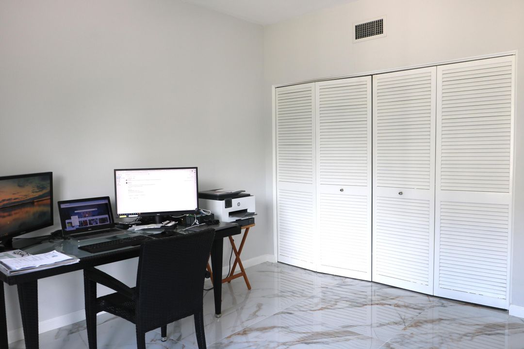 For Sale: $320,000 (2 beds, 2 baths, 1537 Square Feet)