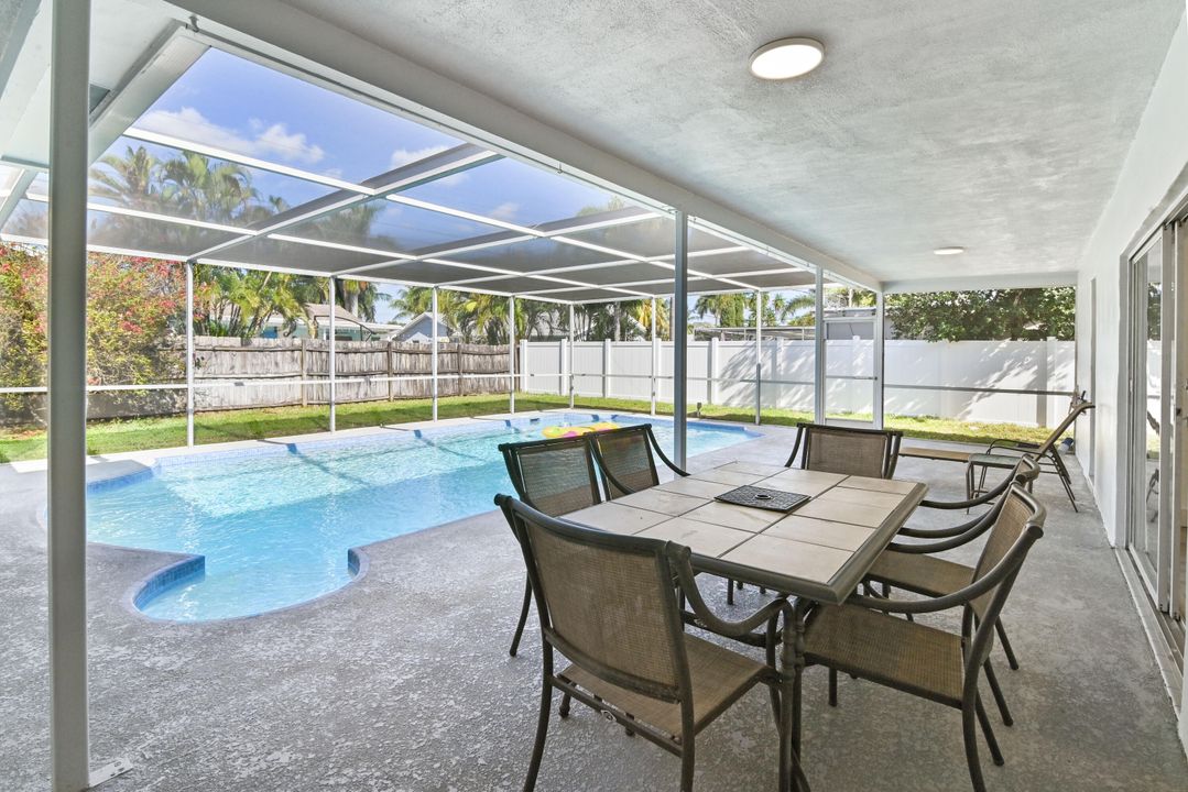 For Sale: $675,000 (3 beds, 2 baths, 1637 Square Feet)