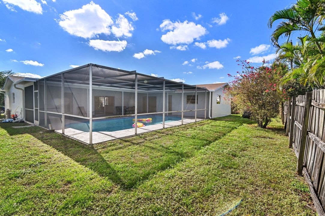 For Sale: $675,000 (3 beds, 2 baths, 1637 Square Feet)