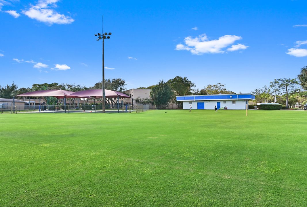 For Sale: $675,000 (3 beds, 2 baths, 1637 Square Feet)