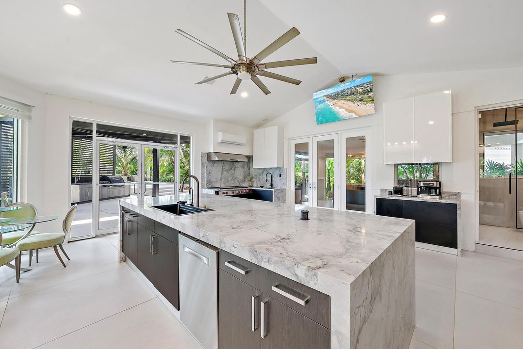 For Sale: $2,999,000 (4 beds, 5 baths, 5308 Square Feet)