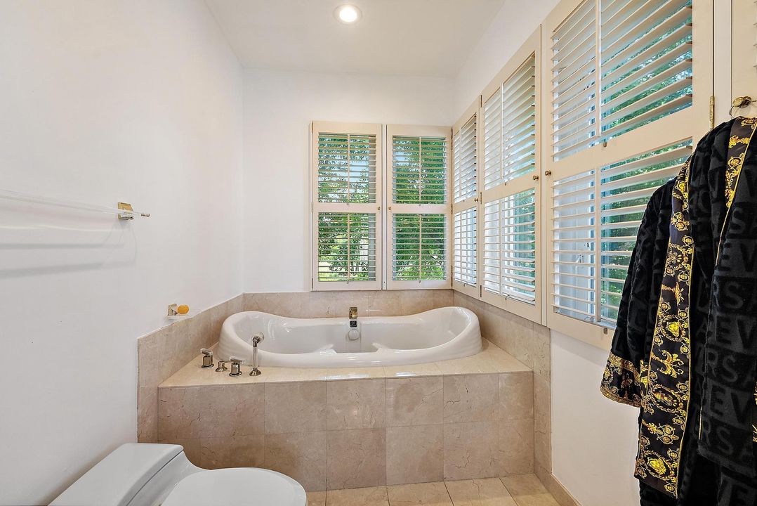 For Sale: $2,999,000 (4 beds, 5 baths, 5308 Square Feet)