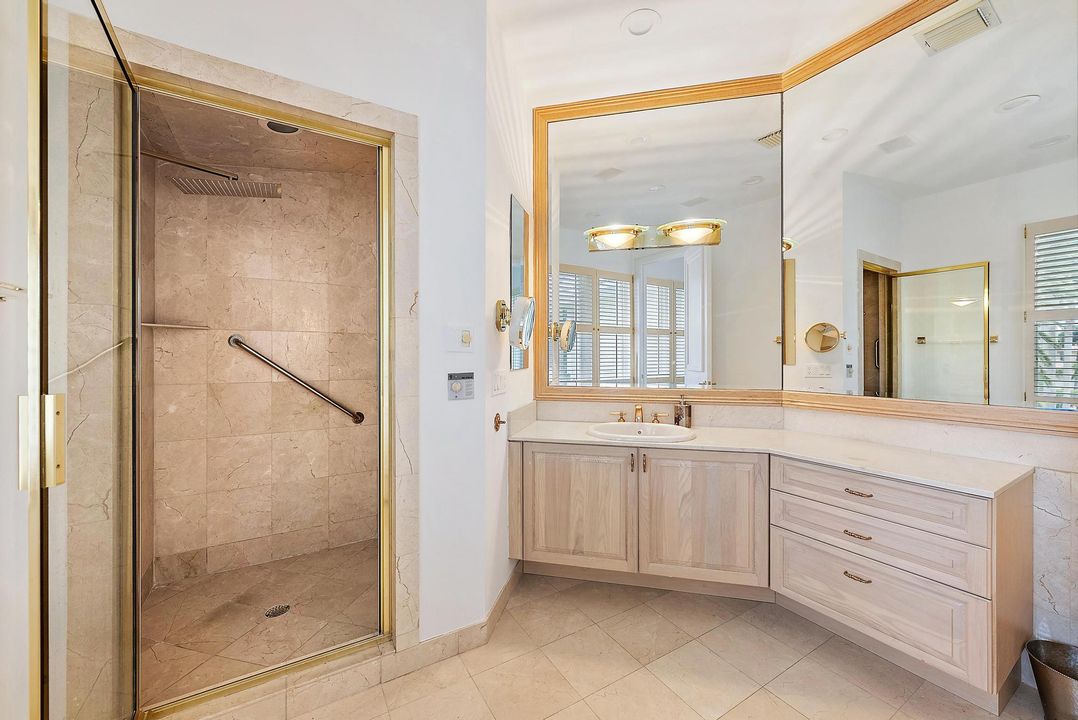 For Sale: $2,999,000 (4 beds, 5 baths, 5308 Square Feet)