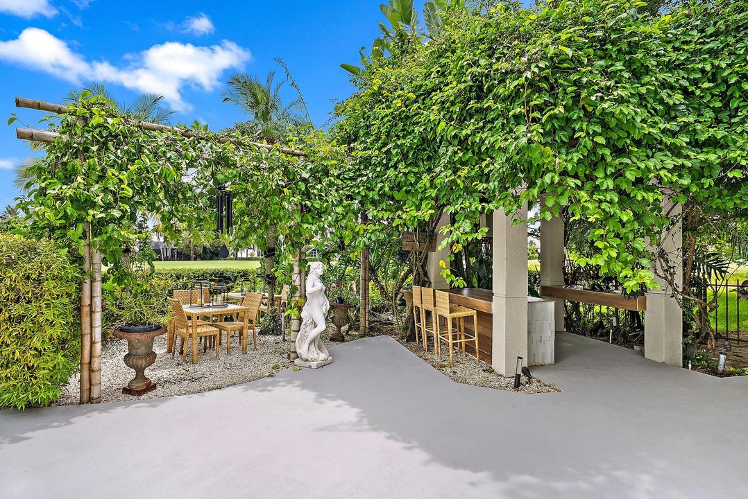 For Sale: $2,999,000 (4 beds, 5 baths, 5308 Square Feet)