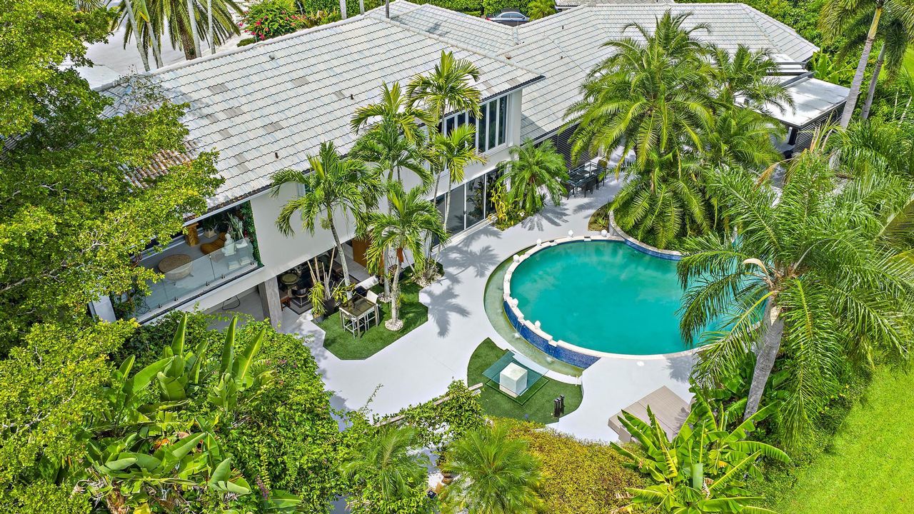 For Sale: $2,999,000 (4 beds, 5 baths, 5308 Square Feet)