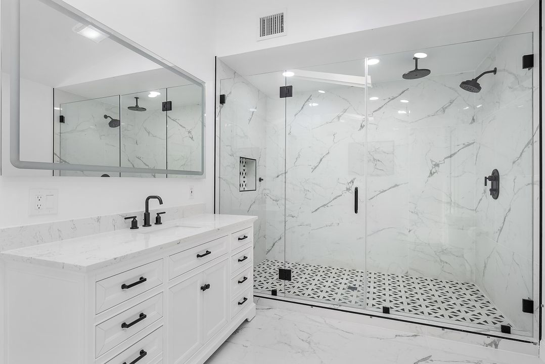 合同活跃: $2,939,000 (4 贝兹, 3 浴室, 2334 平方英尺)