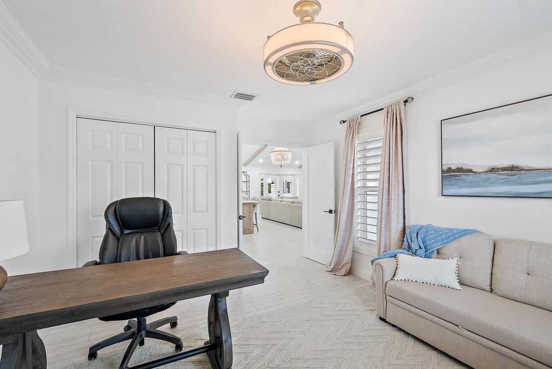 合同活跃: $2,939,000 (4 贝兹, 3 浴室, 2334 平方英尺)