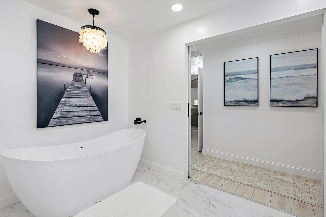 合同活跃: $2,939,000 (4 贝兹, 3 浴室, 2334 平方英尺)