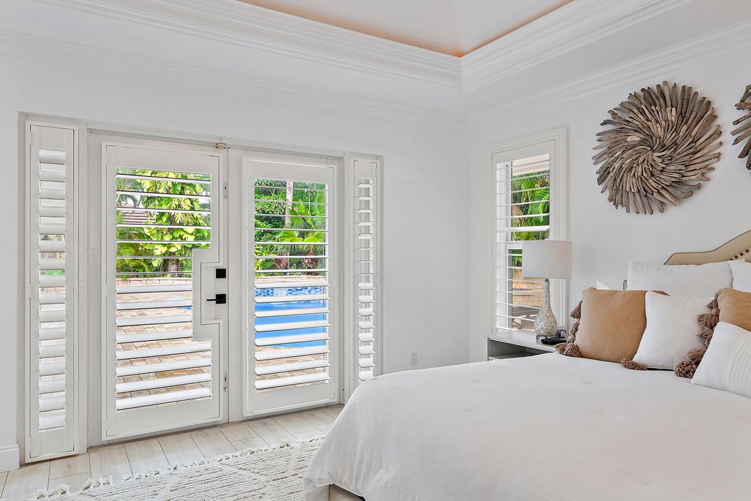 合同活跃: $2,939,000 (4 贝兹, 3 浴室, 2334 平方英尺)