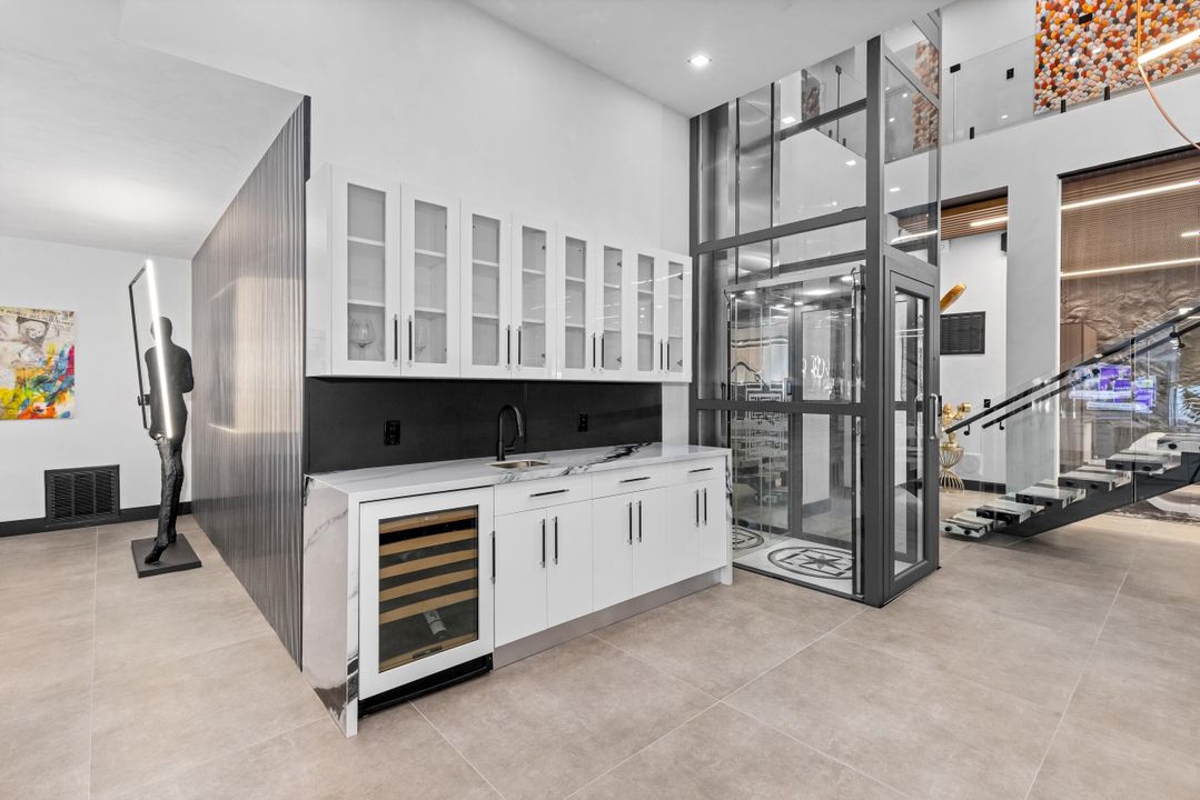 En Venta: $8,695,000 (6 camas, 8 baños, 7856 Pies cuadrados)