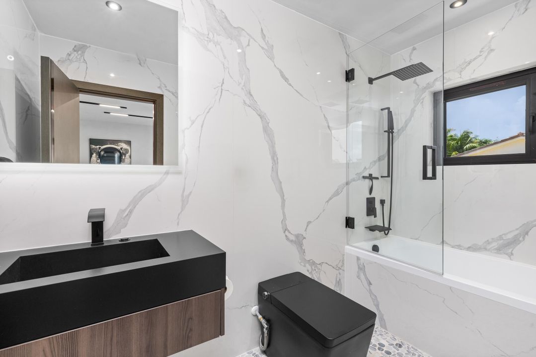 En Venta: $8,695,000 (6 camas, 8 baños, 7856 Pies cuadrados)