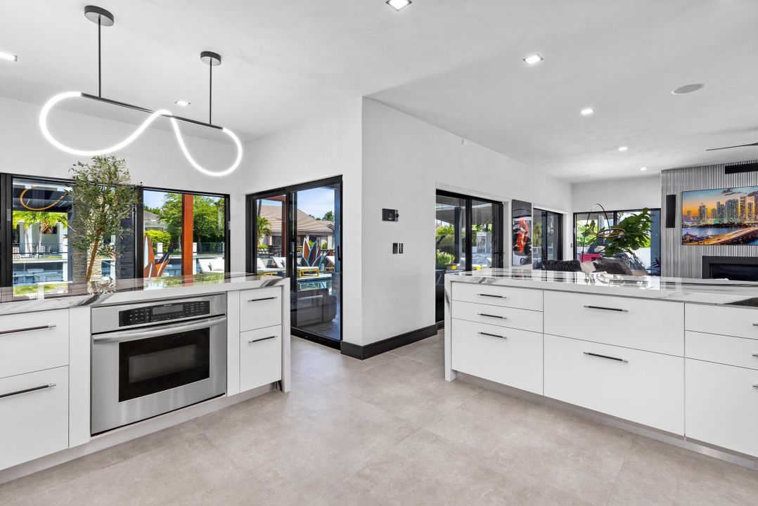 En Venta: $8,695,000 (6 camas, 8 baños, 7856 Pies cuadrados)