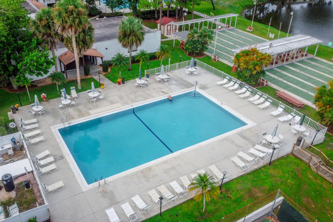 Active With Contract: $205,000 (2 beds, 2 baths, 1357 Square Feet)