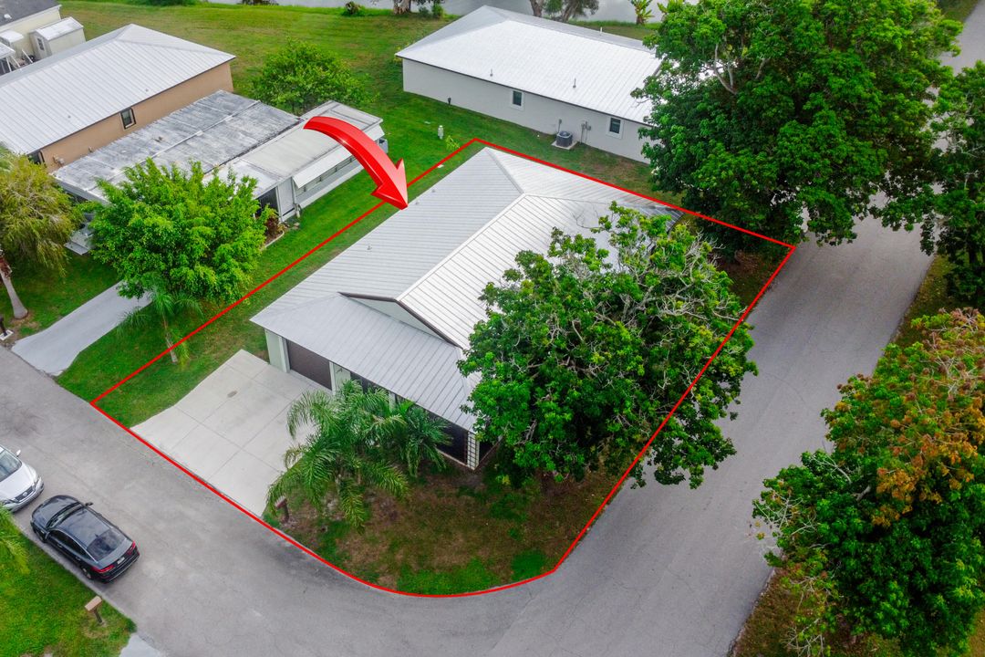 Active With Contract: $205,000 (2 beds, 2 baths, 1357 Square Feet)