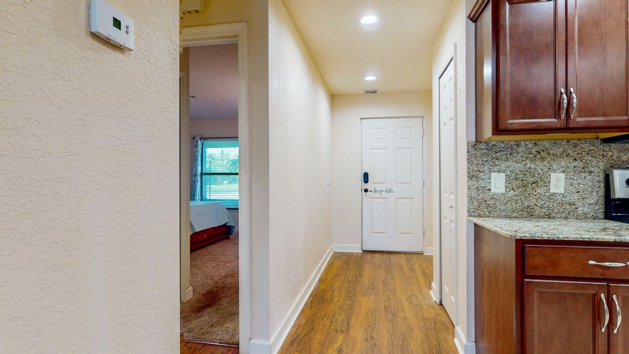 Active With Contract: $205,000 (2 beds, 2 baths, 1357 Square Feet)