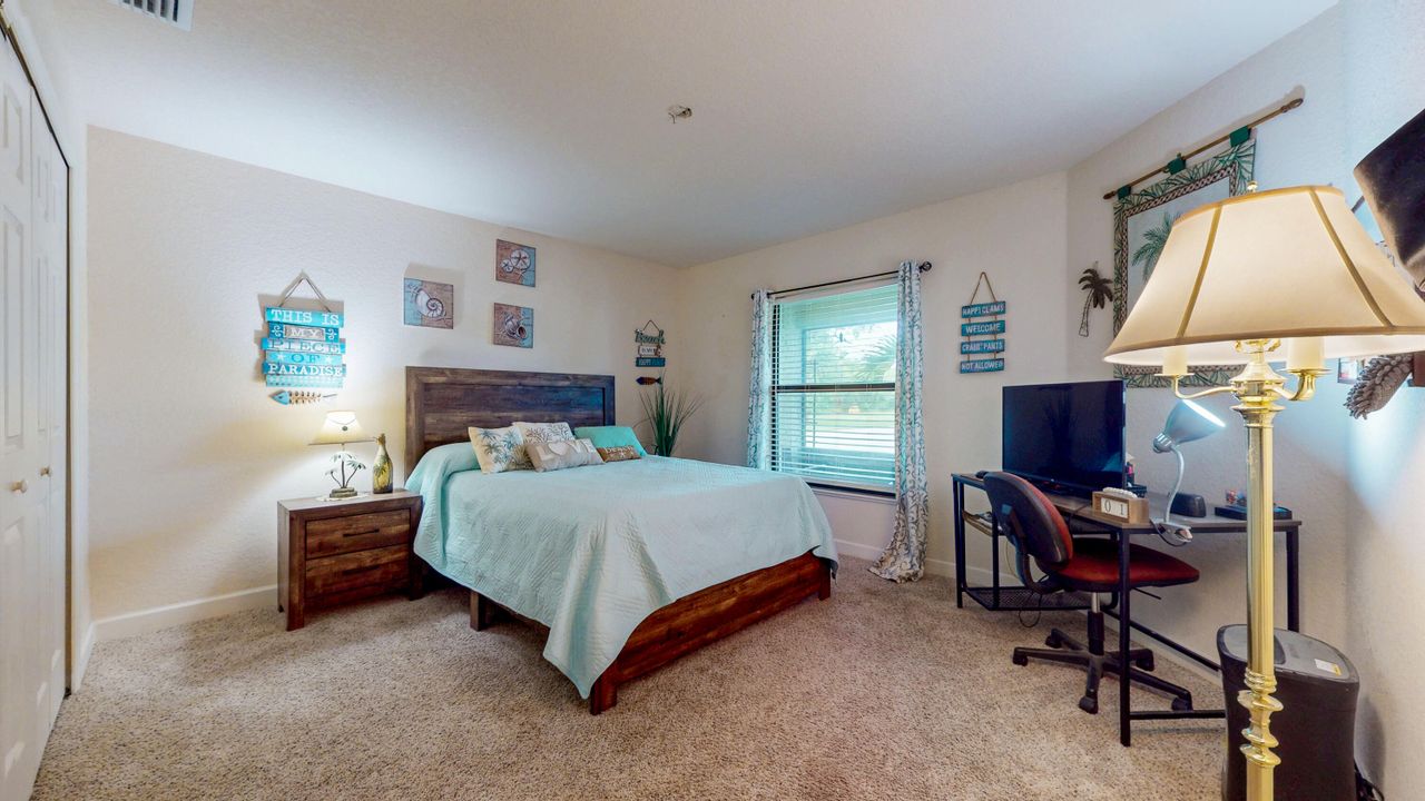 Active With Contract: $205,000 (2 beds, 2 baths, 1357 Square Feet)