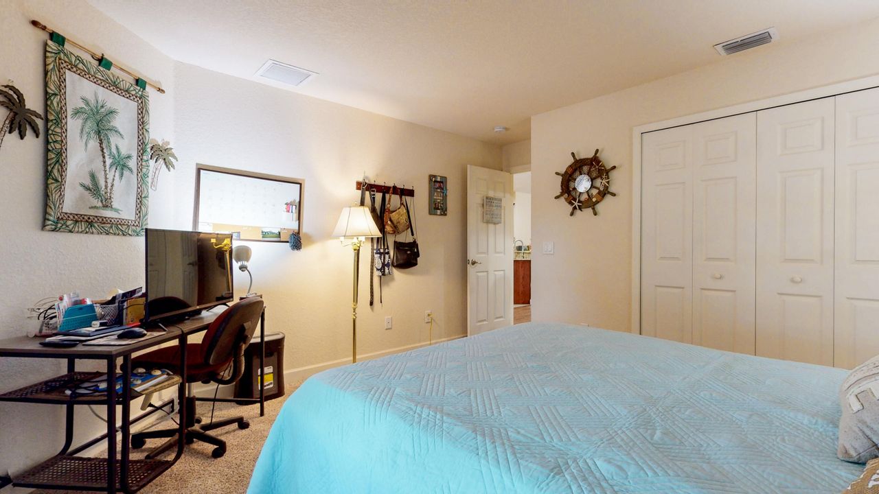 Active With Contract: $205,000 (2 beds, 2 baths, 1357 Square Feet)