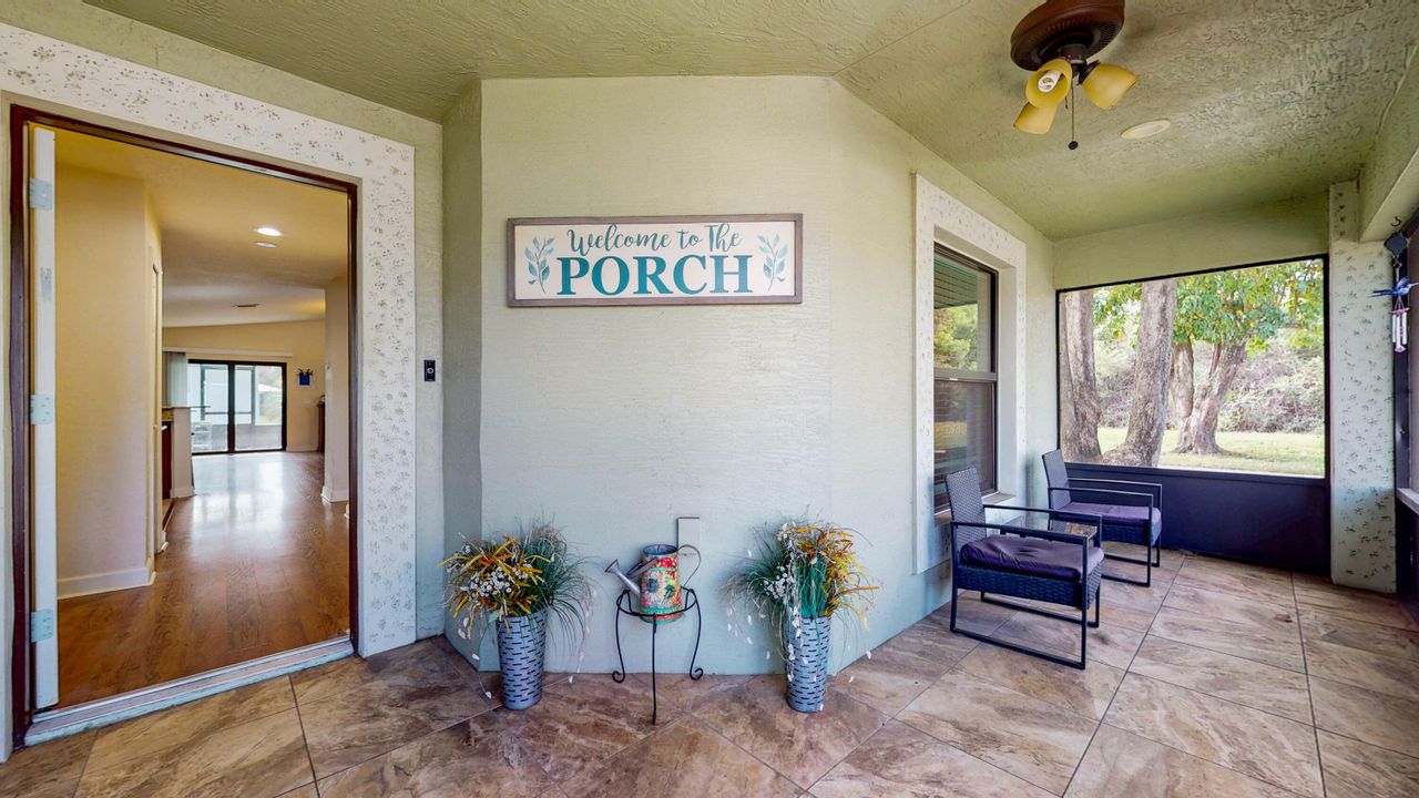 Active With Contract: $205,000 (2 beds, 2 baths, 1357 Square Feet)