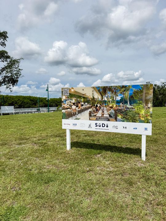 For Sale: $215,900 (2 beds, 2 baths, 1018 Square Feet)