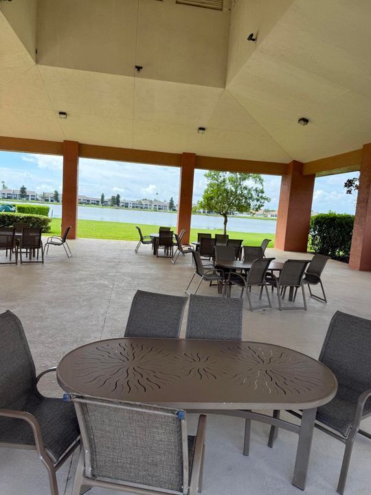 For Sale: $895,000 (3 beds, 3 baths, 2170 Square Feet)