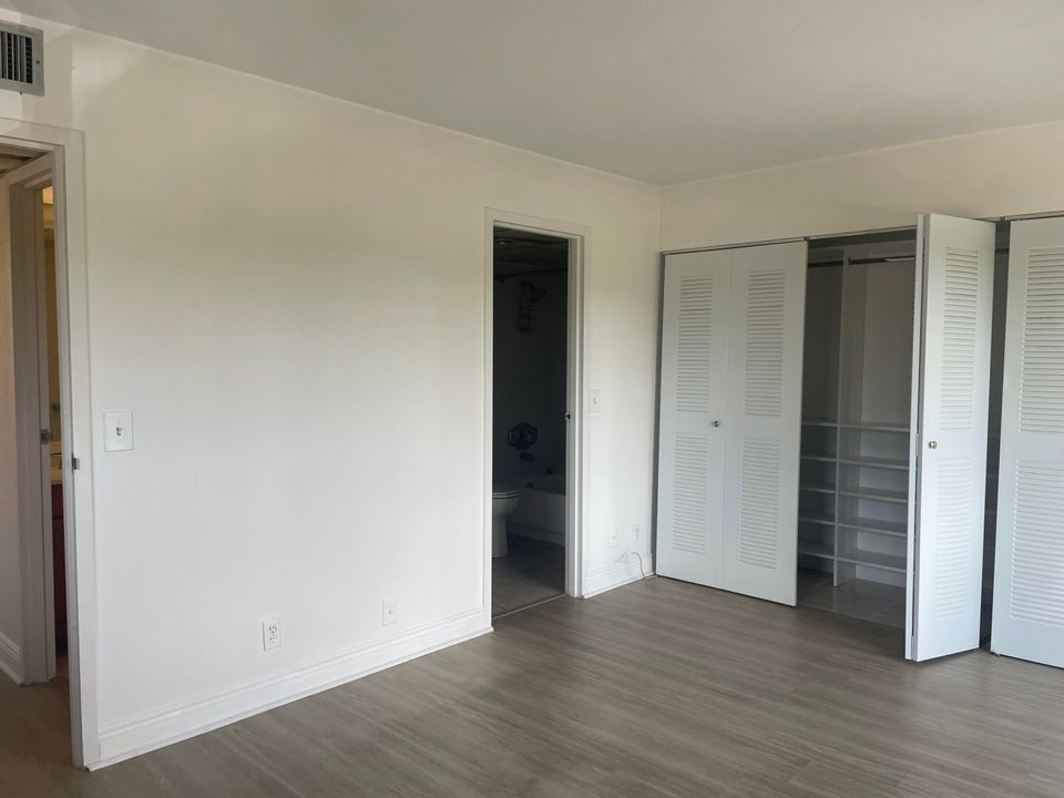 待售: $64,000 (1 贝兹, 1 浴室, 720 平方英尺)