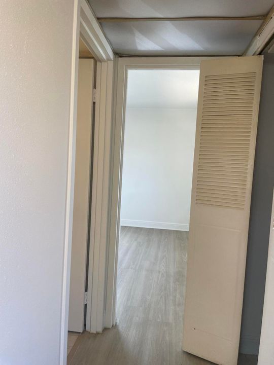 待售: $64,000 (1 贝兹, 1 浴室, 720 平方英尺)