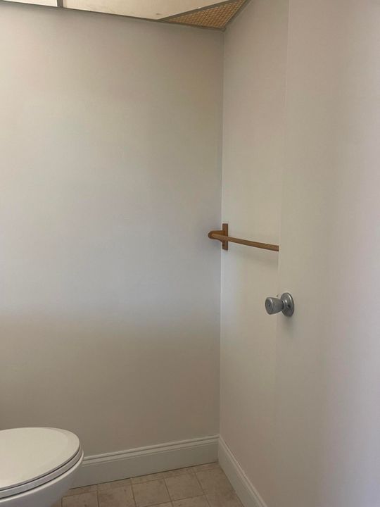 待售: $64,000 (1 贝兹, 1 浴室, 720 平方英尺)