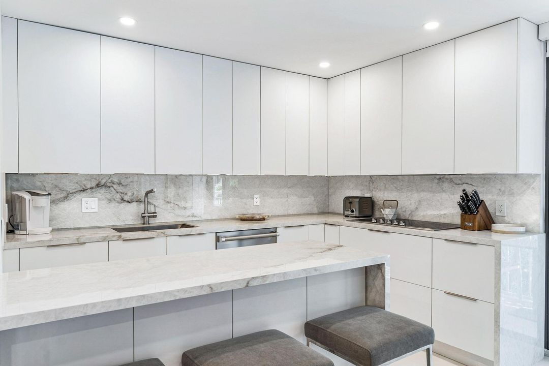 Active With Contract: $17,000 (3 beds, 3 baths, 1795 Square Feet)