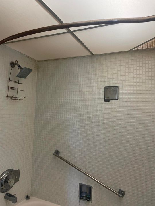 待售: $64,000 (1 贝兹, 1 浴室, 720 平方英尺)