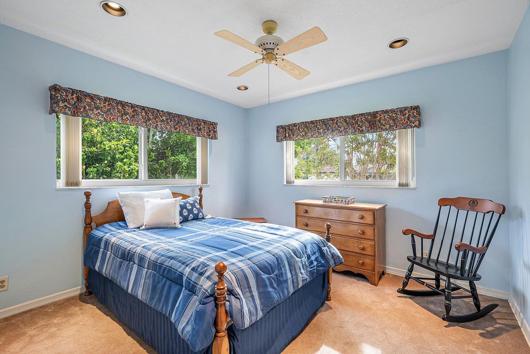 合同活跃: $1,045,000 (4 贝兹, 3 浴室, 2511 平方英尺)