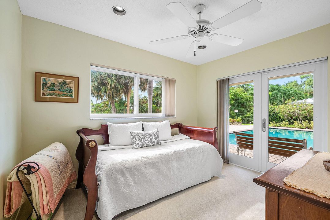 合同活跃: $1,045,000 (4 贝兹, 3 浴室, 2511 平方英尺)