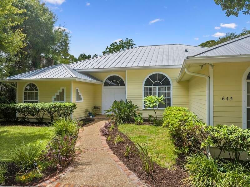 Recently Sold: $625,000 (3 beds, 3 baths, 2541 Square Feet)