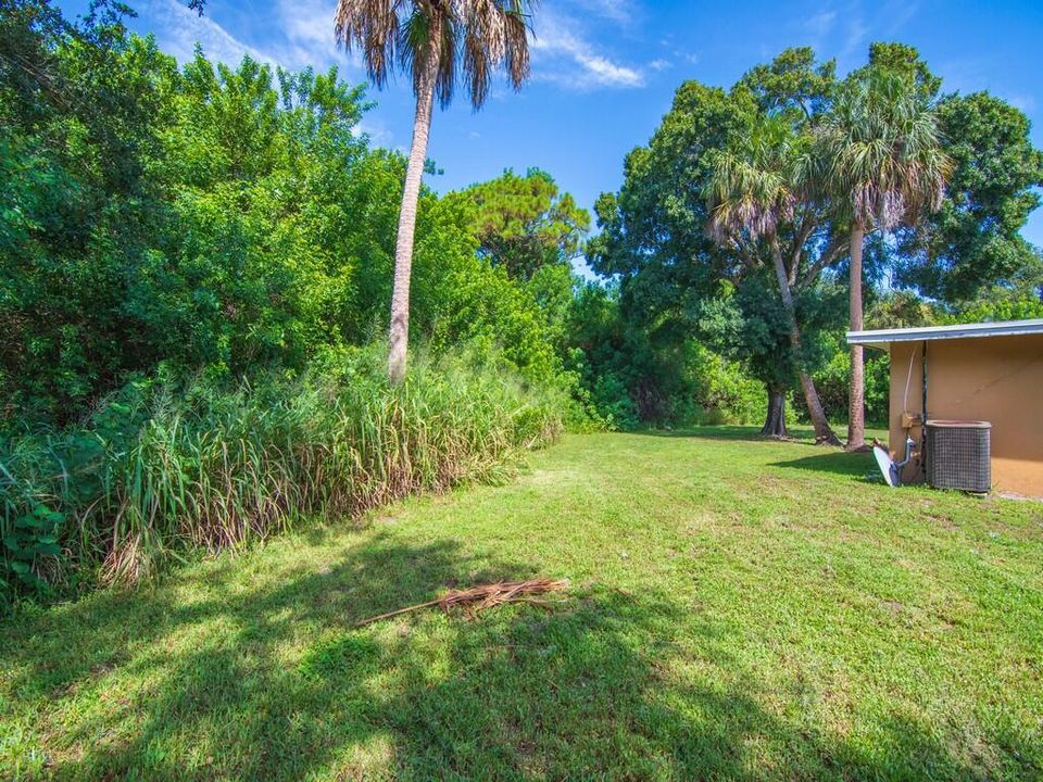 Activo con contrato: $299,999 (3 camas, 3 baños, 1976 Pies cuadrados)