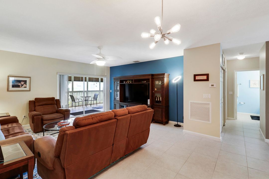 For Sale: $234,900 (2 beds, 2 baths, 1585 Square Feet)
