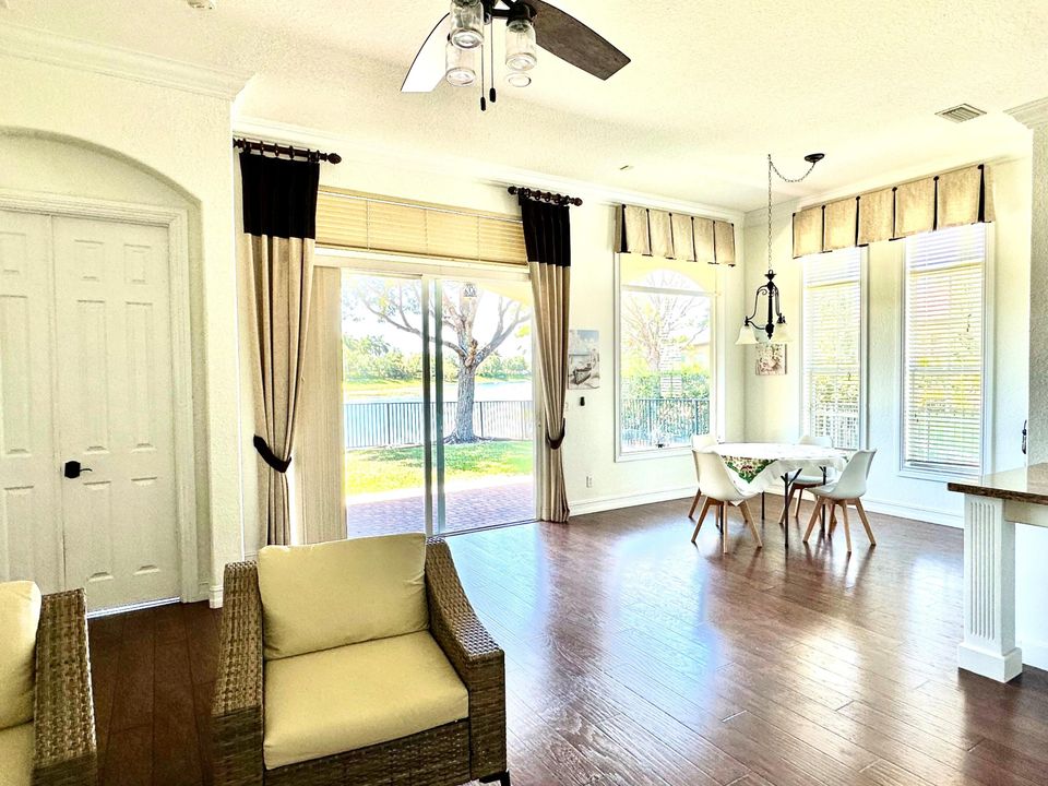 В аренду: $4,800 (3 спален, 2 ванн, 2050 Квадратных фут)