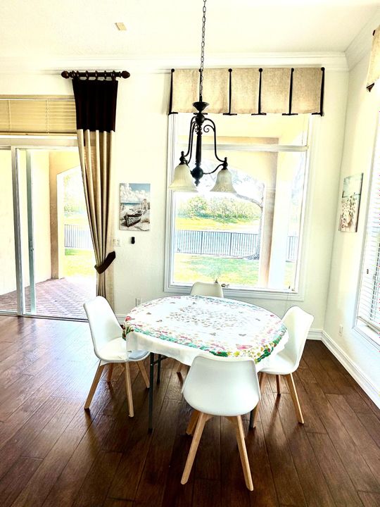 В аренду: $4,800 (3 спален, 2 ванн, 2050 Квадратных фут)