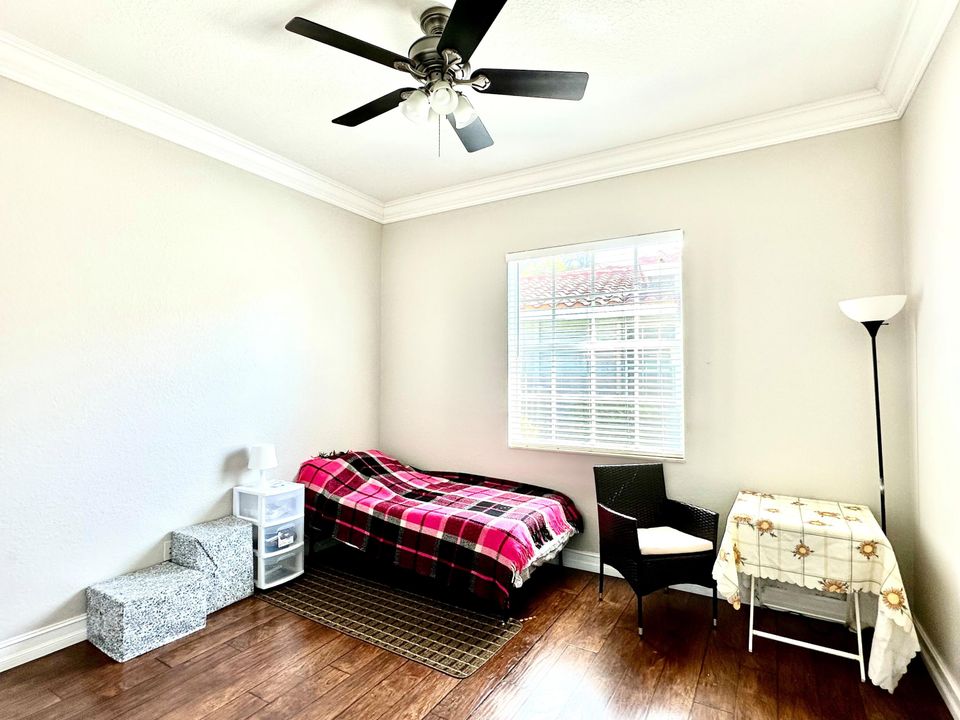 В аренду: $4,800 (3 спален, 2 ванн, 2050 Квадратных фут)